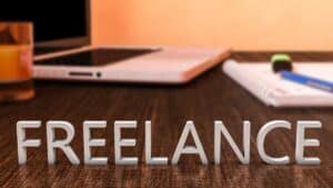 Pengertian Freelance adalah: Jenis, Kelebihan, & Contohnya